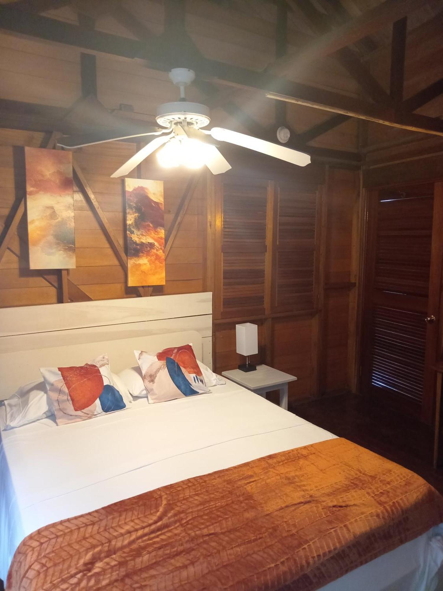 Villa Bahia Del Sol Bocas del Toro Exterior photo